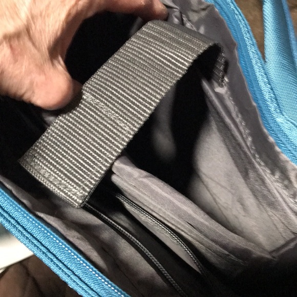 It Travel Bag - Picture 7 of 16